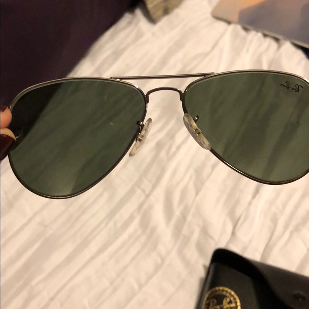 Ray-Ban Aviators - Picture 2 of 6